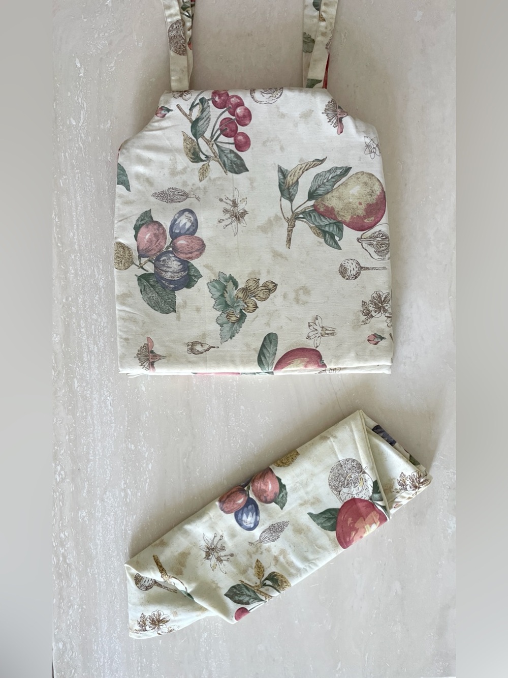 3 Pc Hand Made Garden Patio Set 2 Seat Cushions Matching 56" Round Tablecloth